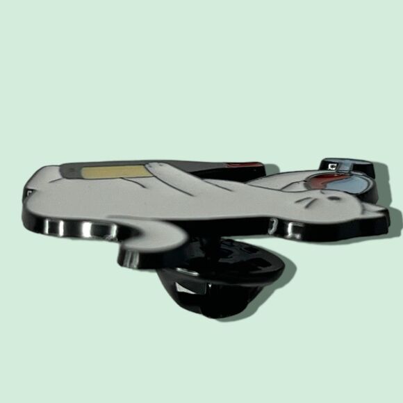 Fun Cat with Wine Bottle Brooch - Quirky Enamel Lapel Pin - Picture 3 of 5